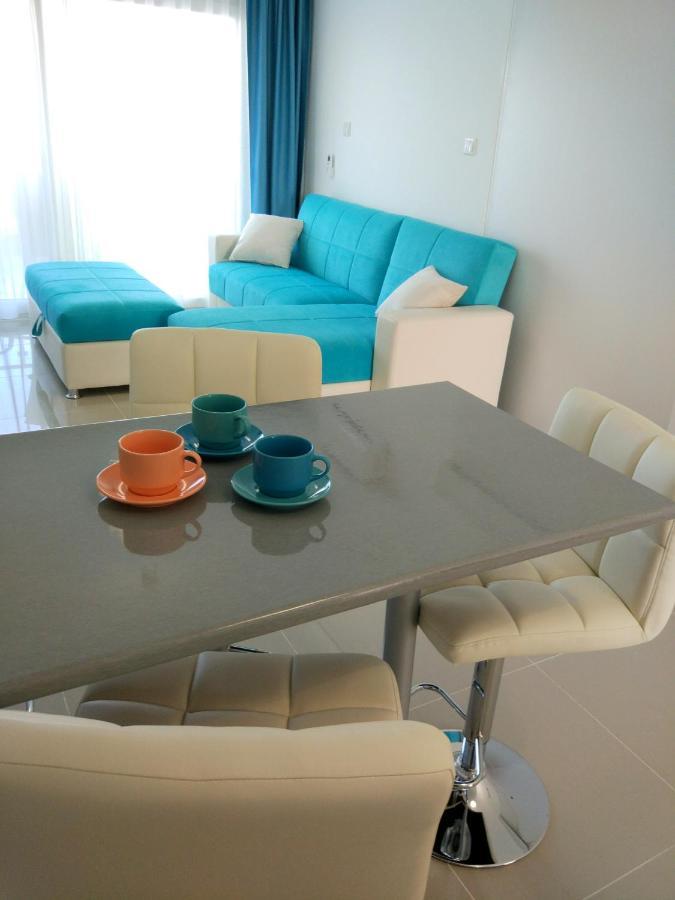 Blue Apartment In 5* Ceasar Resort Trikomo Exterior photo